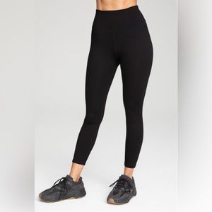 Good American Black 7/8 Active Essential Ribbed Legging Women’s size 3/4